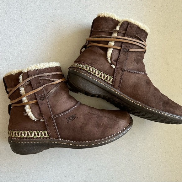UGG Shoes - UGG Cove Brown Leather Winter Ankle Boots Womens Wraparound Lace